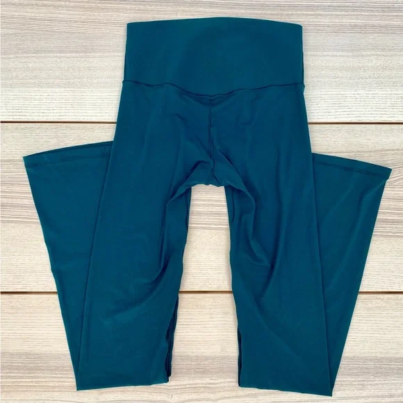 OFFLINE By Aerie Real Me Xtra Flare Legging Size Medium - Picture 3 of 5